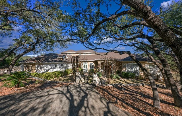 4-bedroom rental at 265 Fossil Hills in Spring Branch, TX — photo 5