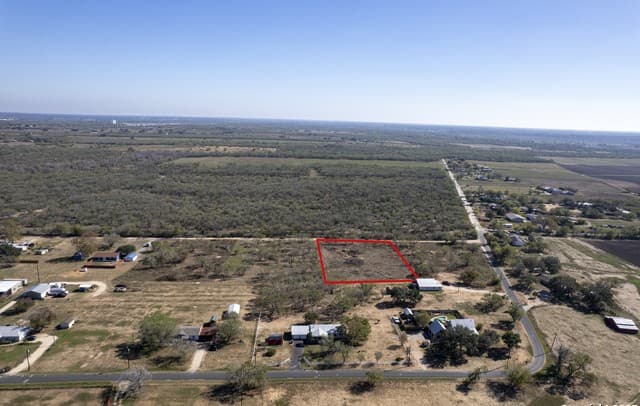 rental at 19672 Ballard Rd. in Elmendorf, TX — photo 5