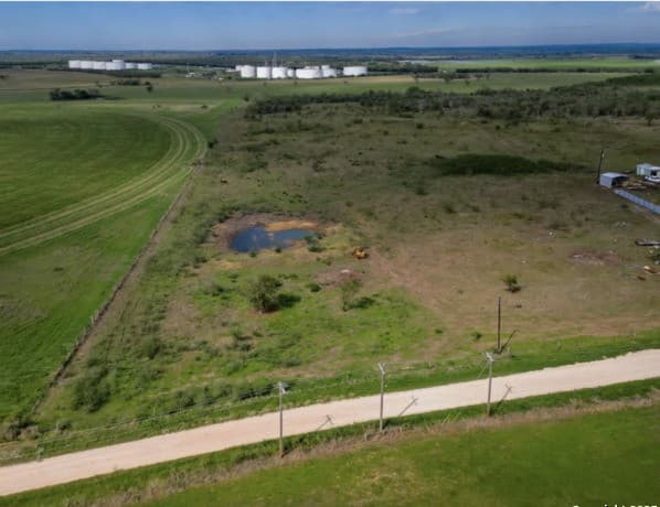 rental at 0 County Road 483 in Nixon, TX — photo 3
