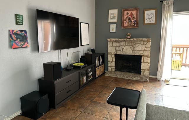 2-bedroom rental at 10527 Perrin Beitel Unit B204 in San Antonio, TX — photo 2