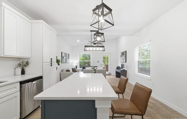 3-bedroom rental at 214 Cooper St in San Antonio, TX — photo 3