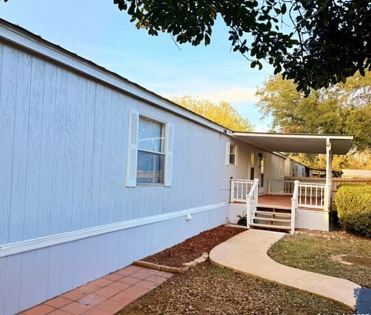 3-bedroom rental at 13835 Owl Tree in San Antonio, TX — photo 2