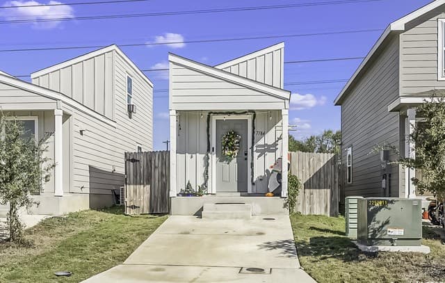 1-bedroom rental at 7184 Elm in San Antonio, TX — photo 1