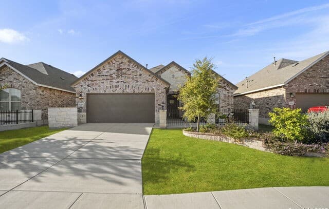 2-bedroom rental at 9407 Sundrop Valley in San Antonio, TX — photo 2