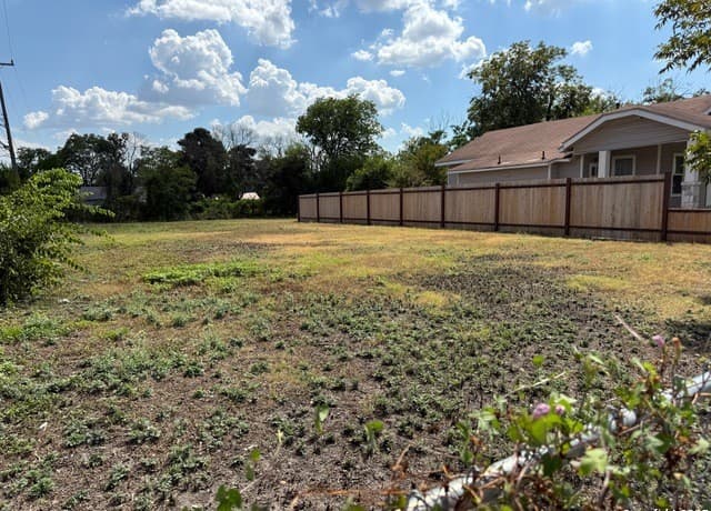 rental at 1534 Lamar in San Antonio, TX — photo 3