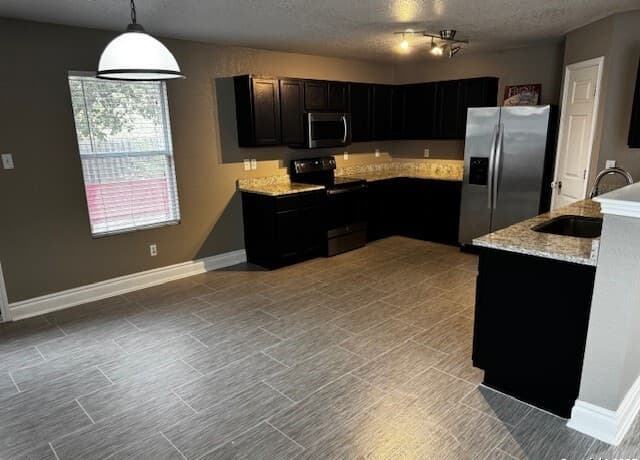 3-bedroom rental at 7907 Saratoga Knll in Selma, TX — photo 3