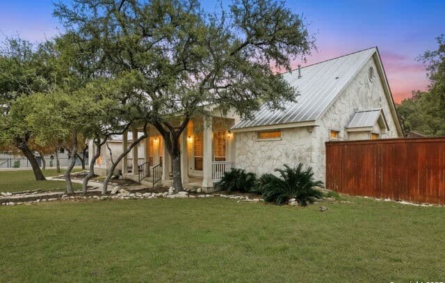 Home for sale at 306 Hornpipe Hls in San Antonio, TX — photo 2