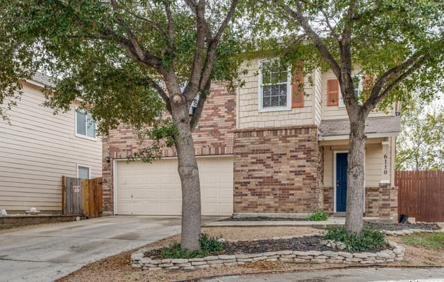 4-bedroom rental at 6110 Outlook Ridge in San Antonio, TX — photo 2