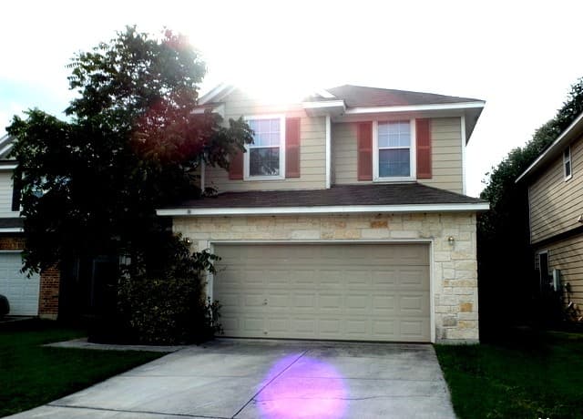 3-bedroom rental at 12719 Goldenrain Bay in San Antonio, TX — photo 1