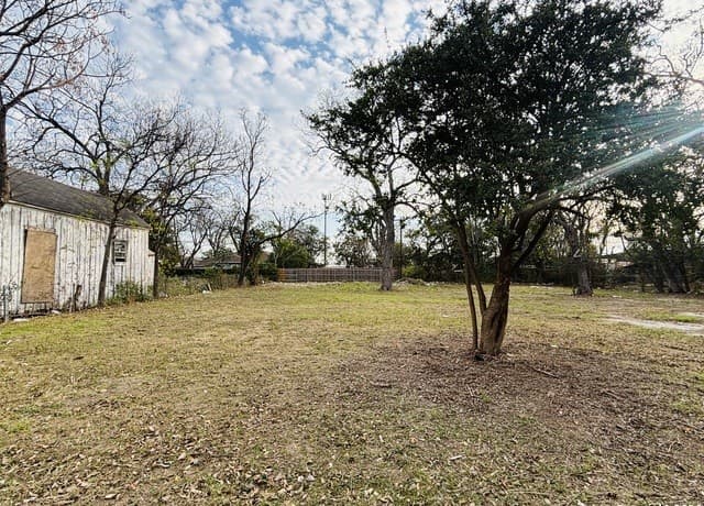rental at 1418 Montana in San Antonio, TX — photo 2