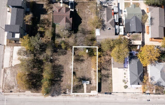 rental at 621 S Pine in San Antonio, TX — photo 2