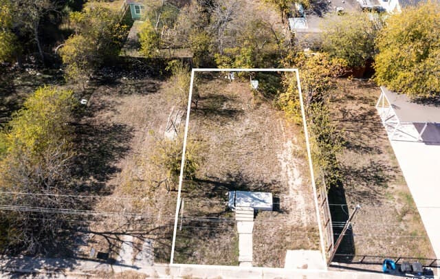 rental at 621 S Pine in San Antonio, TX — photo 4
