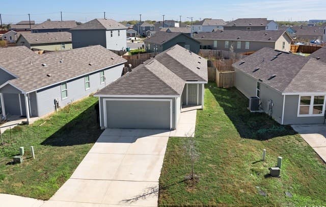 3-bedroom rental at 13354 Furyk in San Antonio, TX — photo 4