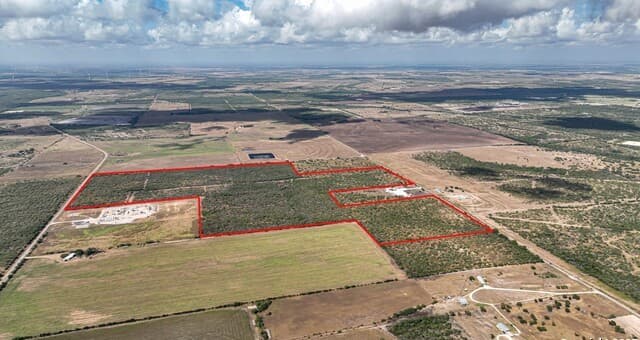 rental at 10+/- ACRES Cr 152 in Kenedy, TX — photo 2