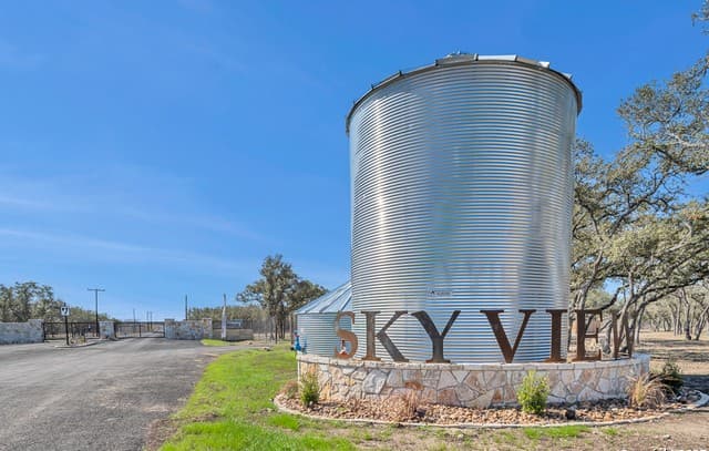 rental at LOT 2 Sky View Ranch in Dhanis, TX — photo 1