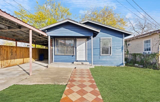 3-bedroom rental at 321 Huntington in San Antonio, TX — photo 2