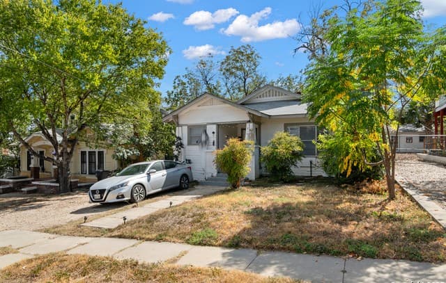 rental at 418 Warren in San Antonio, TX — photo 4