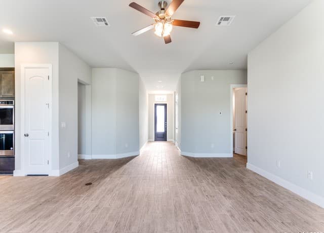 Home for sale at 108 Simpatico in Boerne, TX — photo 4