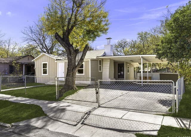3-bedroom rental at 846 San Angelo in San Antonio, TX — photo 2