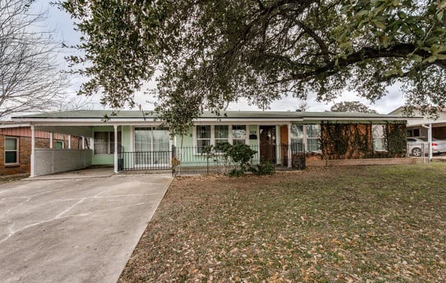 4-bedroom rental at 6825 Chert Chase in Elmendorf, TX — photo 1