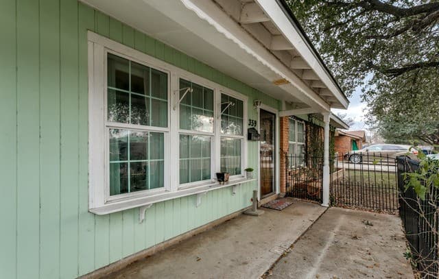 4-bedroom rental at 6825 Chert Chase in Elmendorf, TX — photo 2