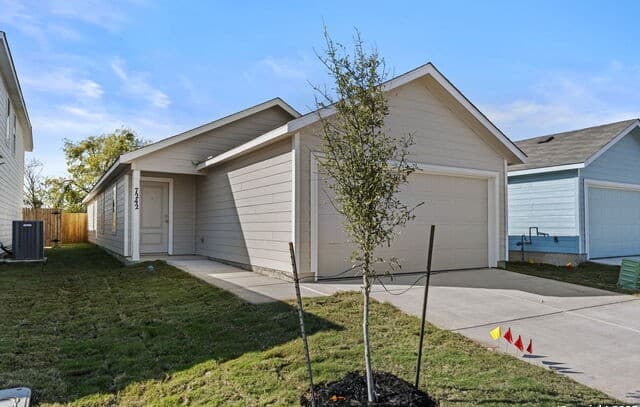 4-bedroom rental at 7242 Brownleaf dr in San Antonio, TX — photo 1