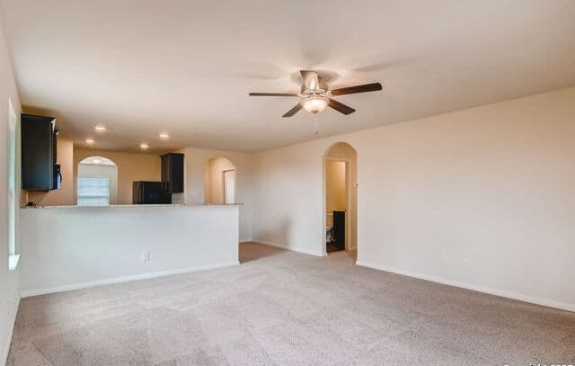 3-bedroom rental at 15202 Waterow View in Von Ormy, TX — photo 4