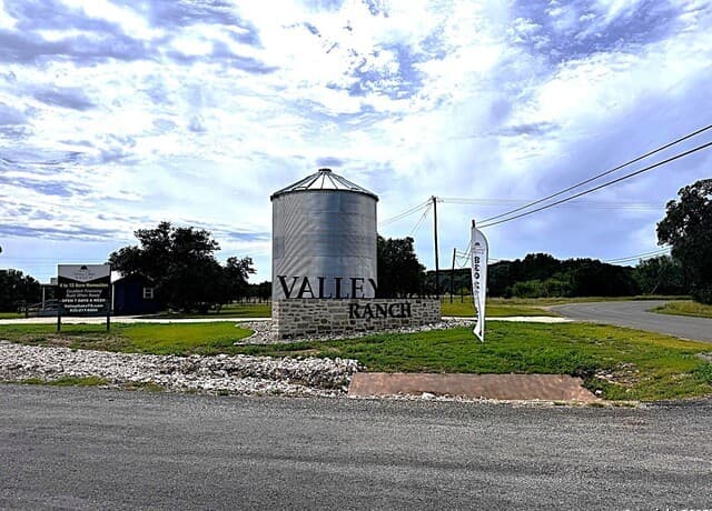 rental at 261 Grand Ranch in Hondo, TX — photo 3