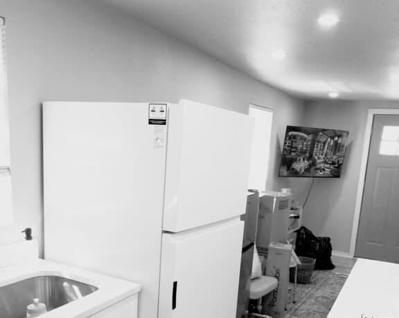 3-bedroom rental at 226 victor St. in San Antonio, TX — photo 4
