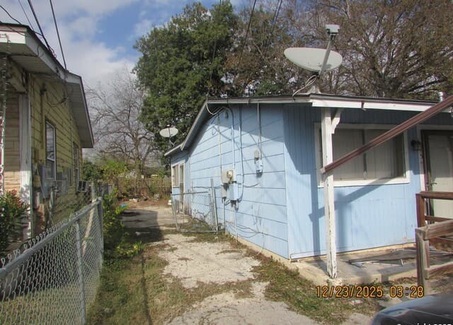 4-bedroom rental at 415 Dorie in San Antonio, TX — photo 2