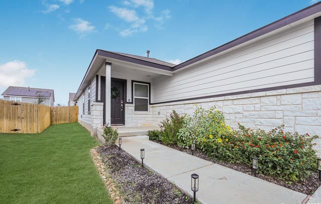 3-bedroom rental at 5323 Franklin Hills in Von Ormy, TX — photo 4