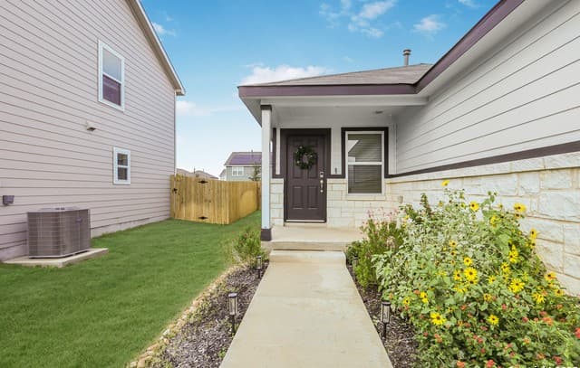 3-bedroom rental at 5323 Franklin Hills in Von Ormy, TX — photo 5
