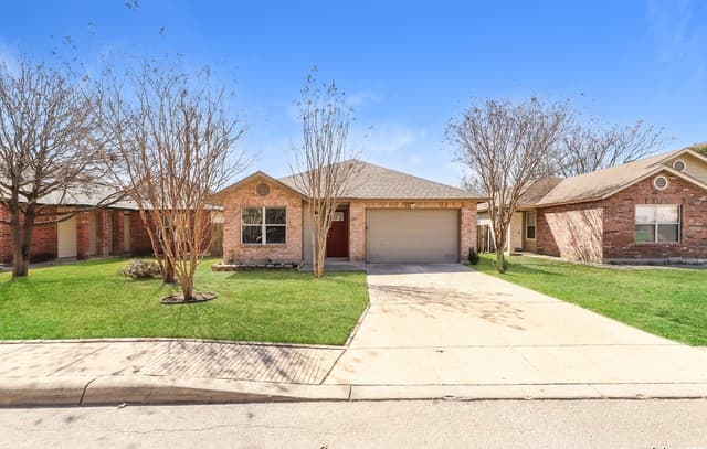 3-bedroom rental at 11042 Stagwood Pass in San Antonio, TX — photo 1