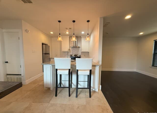 1-bedroom rental at 2811 Woodbury Unit 301 in San Antonio, TX — photo 4