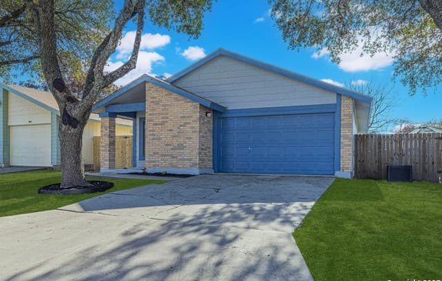 3-bedroom rental at 9604 Fountain in San Antonio, TX — photo 1