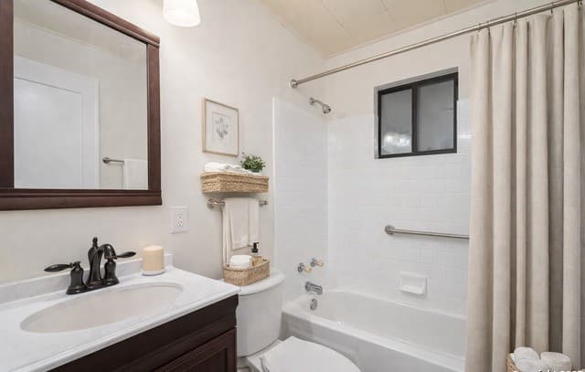 3-bedroom rental at 110 Tropicana in San Antonio, TX — photo 5
