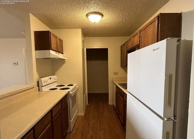 2-bedroom rental at 6312 Waddesdon Wood in San Antonio, TX — photo 3