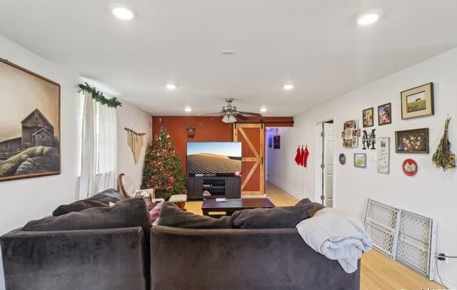 3-bedroom rental at 215 & 213 Coughran in Pleasanton, TX — photo 3
