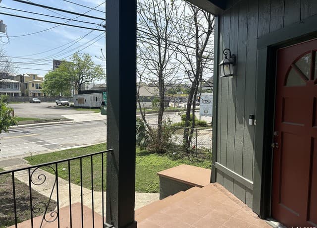 Home for sale at 311 E Ashby Pl in San Antonio, TX — photo 5