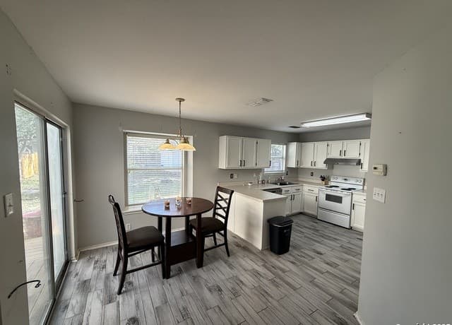 3-bedroom rental at 10739 Bobcat Rise in San Antonio, TX — photo 5