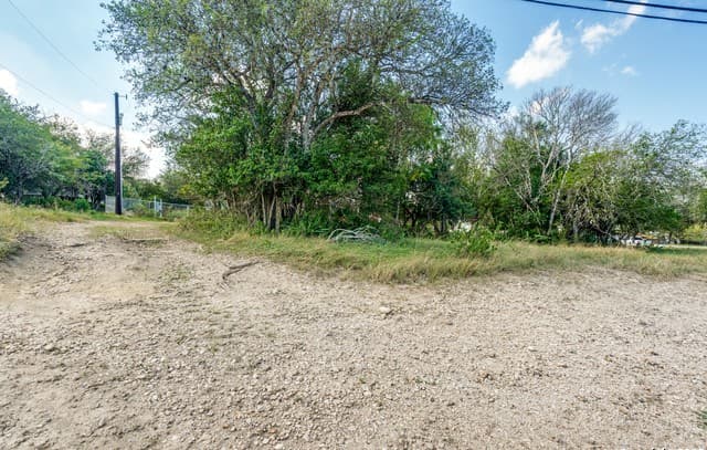 rental at 6707 Queens Crown in Live Oak, TX — photo 5