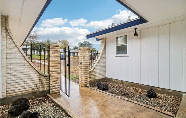 3-bedroom rental at 5630 Lon Chaney in San Antonio, TX — photo 4