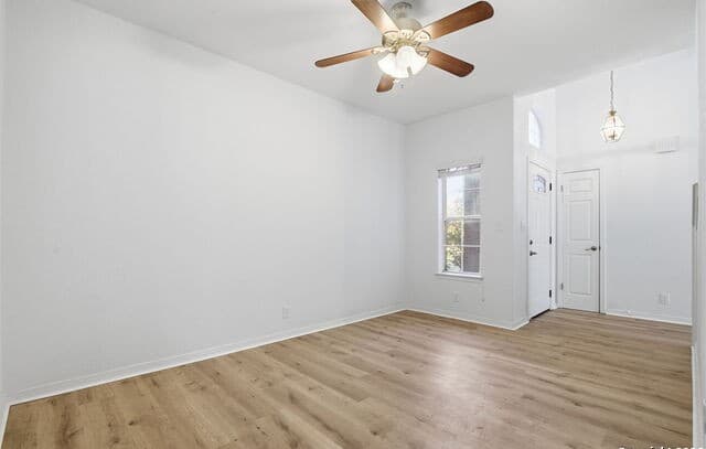 3-bedroom rental at 12406 Ashley in San Antonio, TX — photo 3