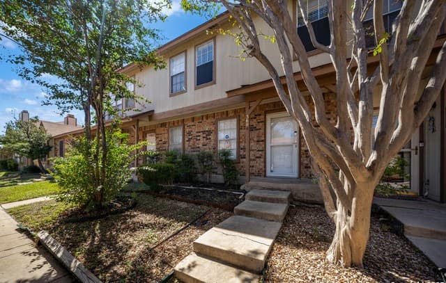 2-bedroom rental at 7880 Micron Unit 3604 in San Antonio, TX — photo 3