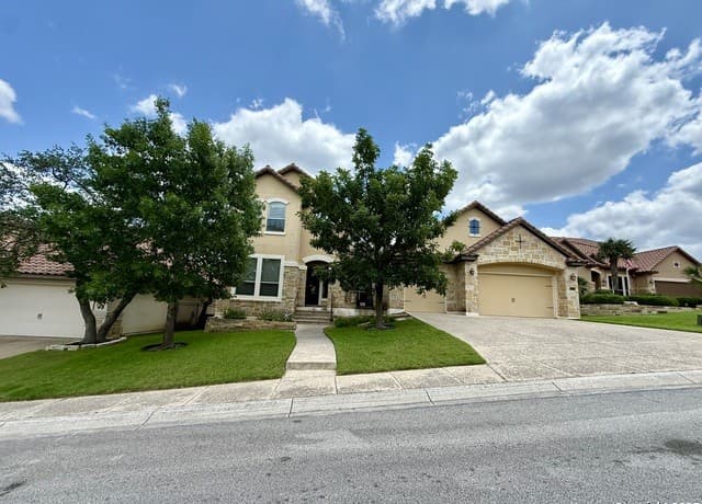4-bedroom rental at 25215 Estancia in San Antonio, TX — photo 1