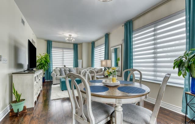 1-bedroom rental at 215 N Center St. Unit 206 in San Antonio, TX — photo 5