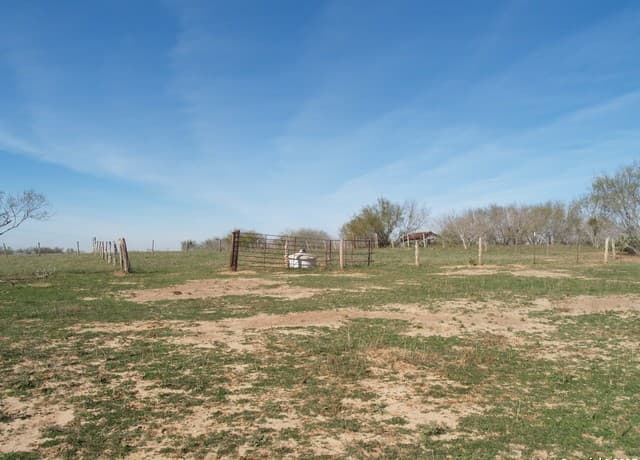 rental at TBD Fm 539 in La Vernia, TX — photo 4