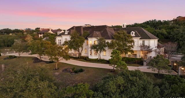 Home for sale at 2 Admirals Way in San Antonio, TX — photo 4