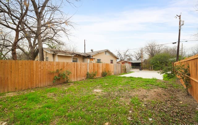rental at 1610 Loma Vista in San Antonio, TX — photo 4