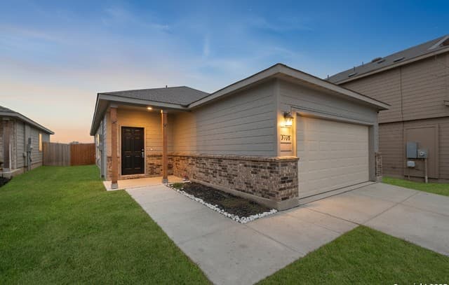 3-bedroom rental at 3408 McCrae in San Antonio, TX — photo 1